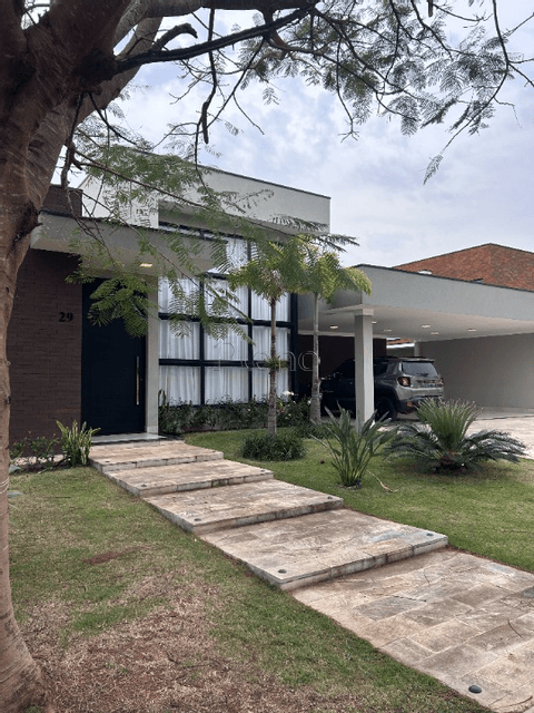 Casa à Venda no Condomínio Residencial Querência em Valinhos, no bairro Dois Córregos.