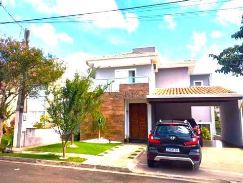 Casa à Venda no Condomínio Vivendas das Cerejeiras em Valinhos, no bairro Jardim Alto da Colina.
