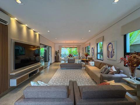 Sobrado à venda em Campinas, Swiss Park, com 3 suítes, com 250.12 m²