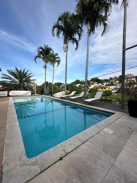 Casa à venda com 4 suítes no Condomínio Estância Marambaia, Vinhedo.