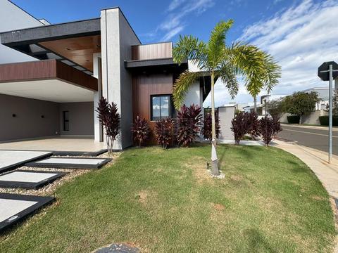 Casa à venda em Indaiatuba, Jardim Residencial Dona Lucilla, com 3 suítes, com 185 m²