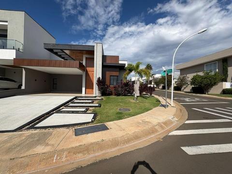 Casa à venda em Indaiatuba, Jardim Residencial Dona Lucilla, com 3 suítes, com 185 m²